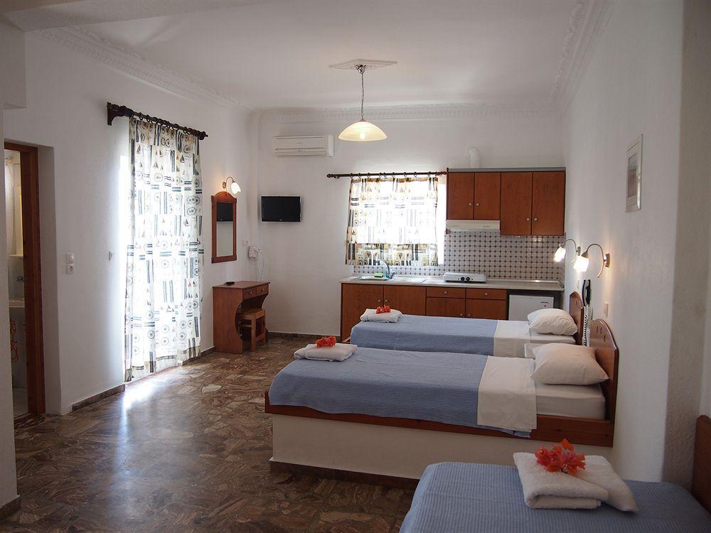 Homer'S Inn Hotel Иос Хора Екстериор снимка