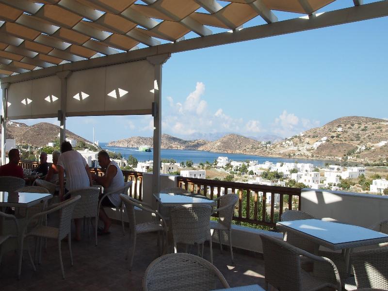 Homer'S Inn Hotel Иос Хора Екстериор снимка