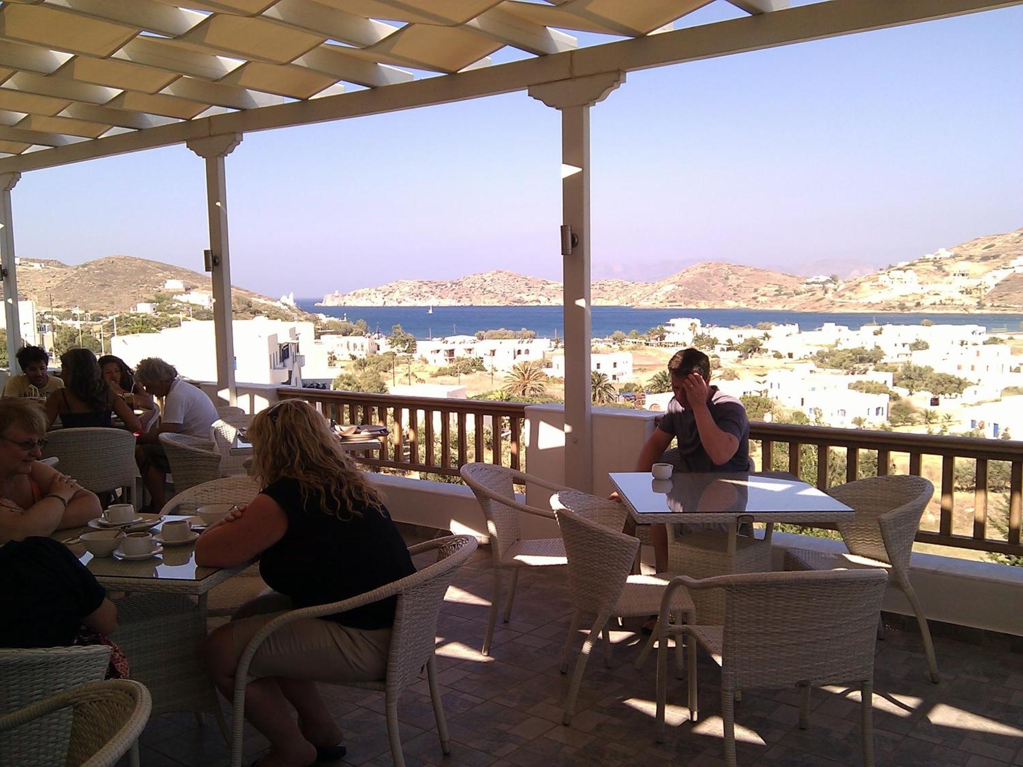 Homer'S Inn Hotel Иос Хора Екстериор снимка