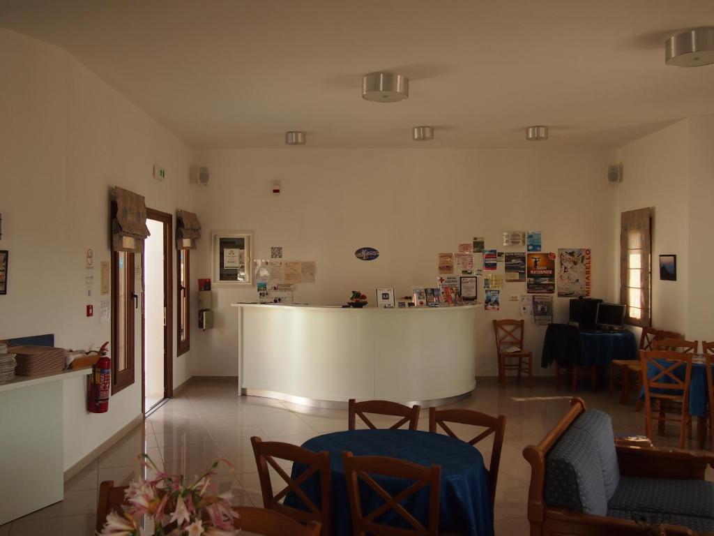 Homer'S Inn Hotel Иос Хора Екстериор снимка