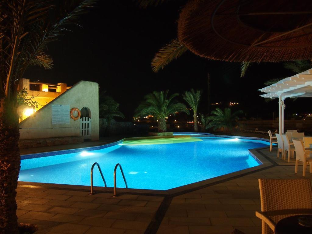 Homer'S Inn Hotel Иос Хора Екстериор снимка