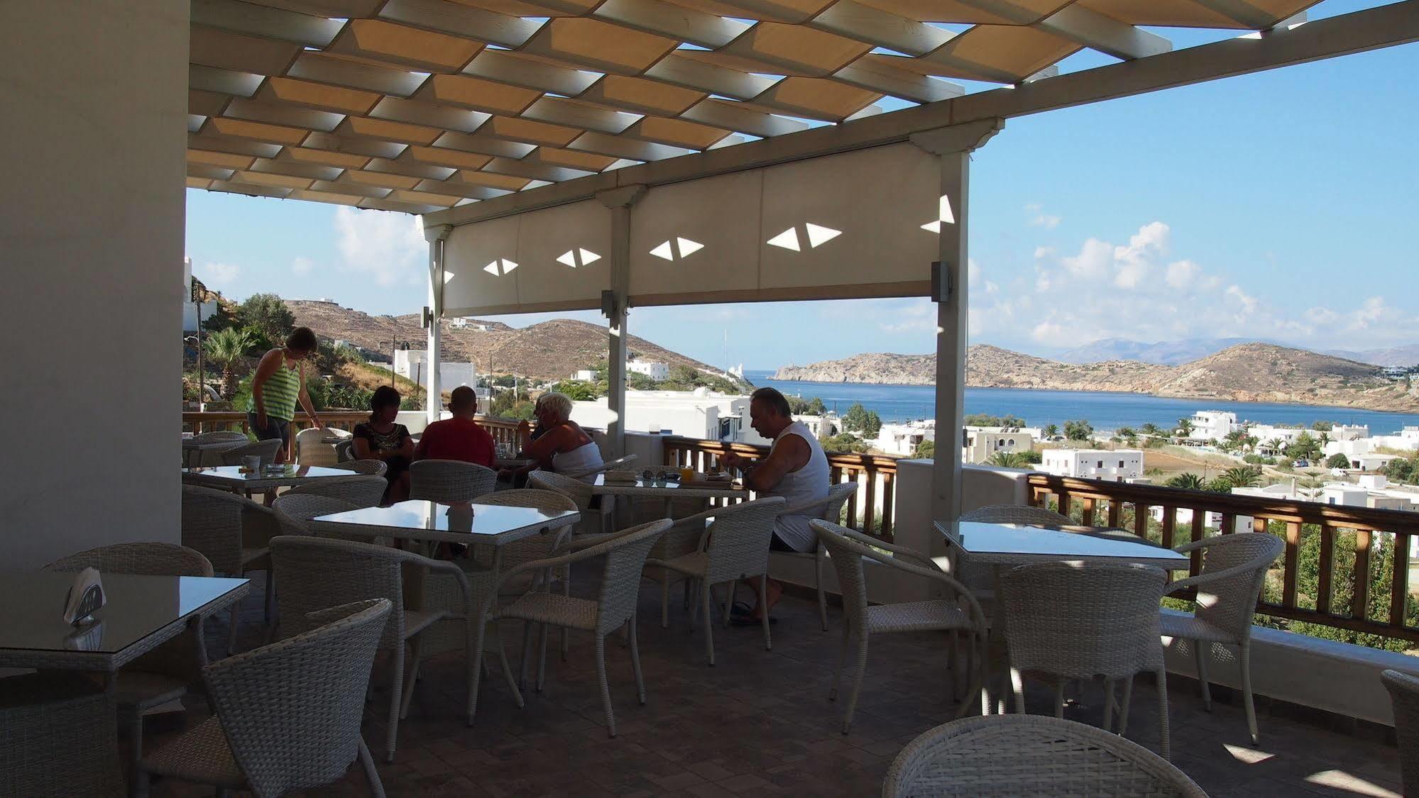 Homer'S Inn Hotel Иос Хора Екстериор снимка