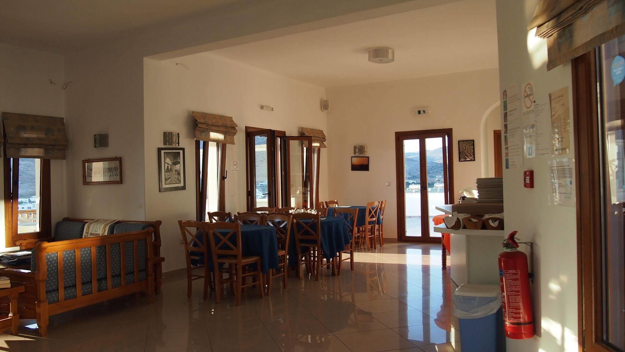 Homer'S Inn Hotel Иос Хора Екстериор снимка