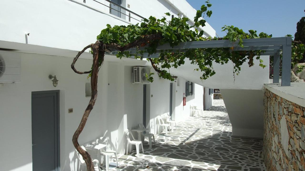 Homer'S Inn Hotel Иос Хора Екстериор снимка